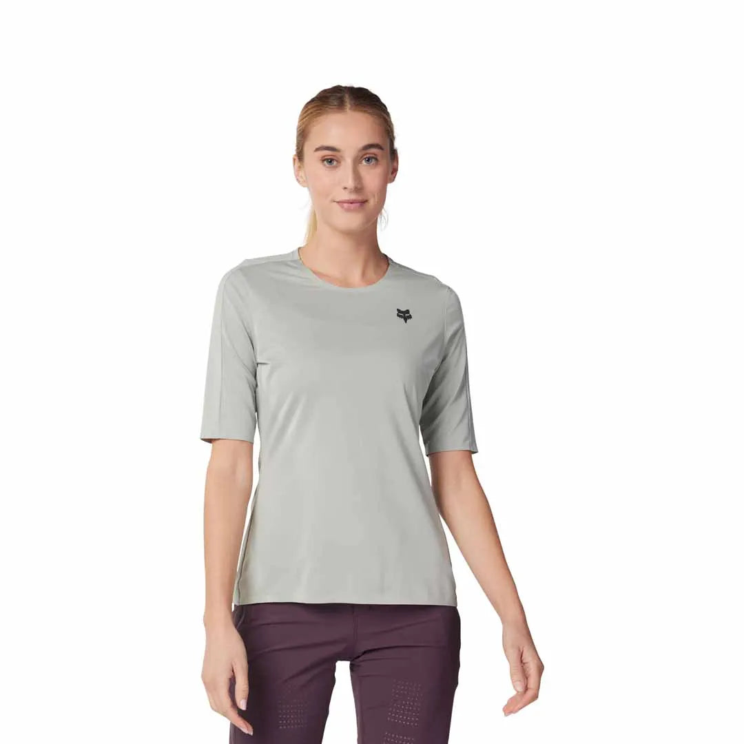 Front view of the FOX Women's Defend SS Jersey showcasing its sleek design.